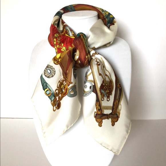 Authentic Vintage Hermes Silk Scarf - 90cm - Musee with Original Hermes Envelop - Picture 4 of 15